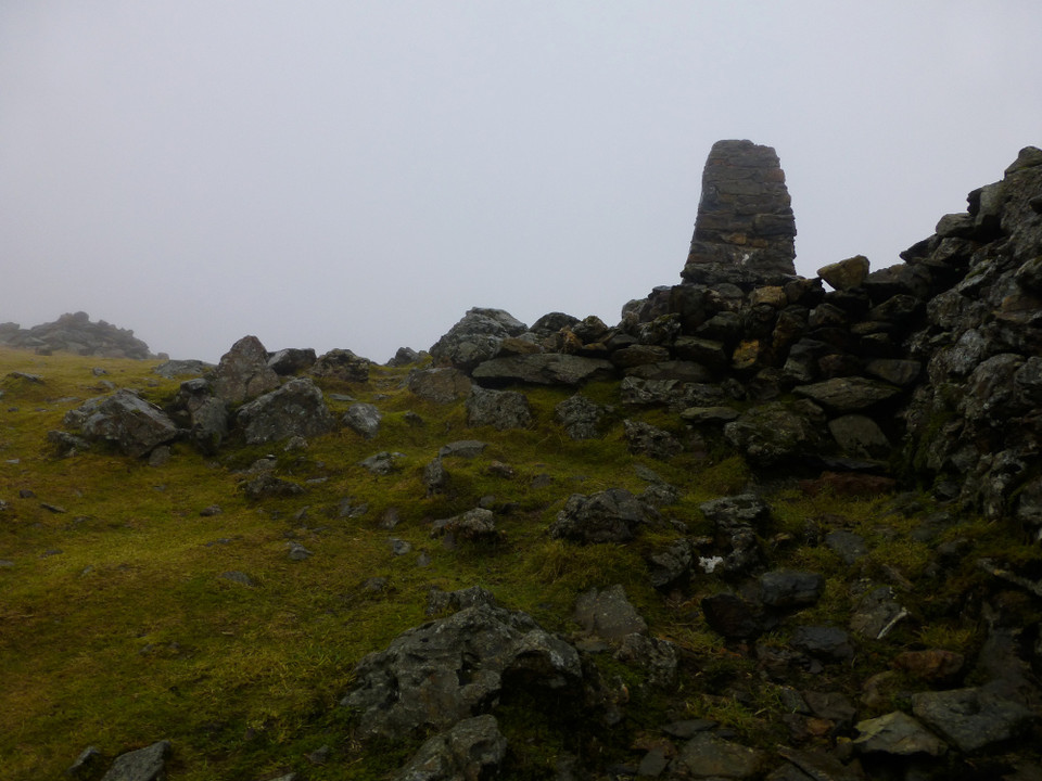 Moel Hebog (Barrow / Cairn Cemetery) by thesweetcheat