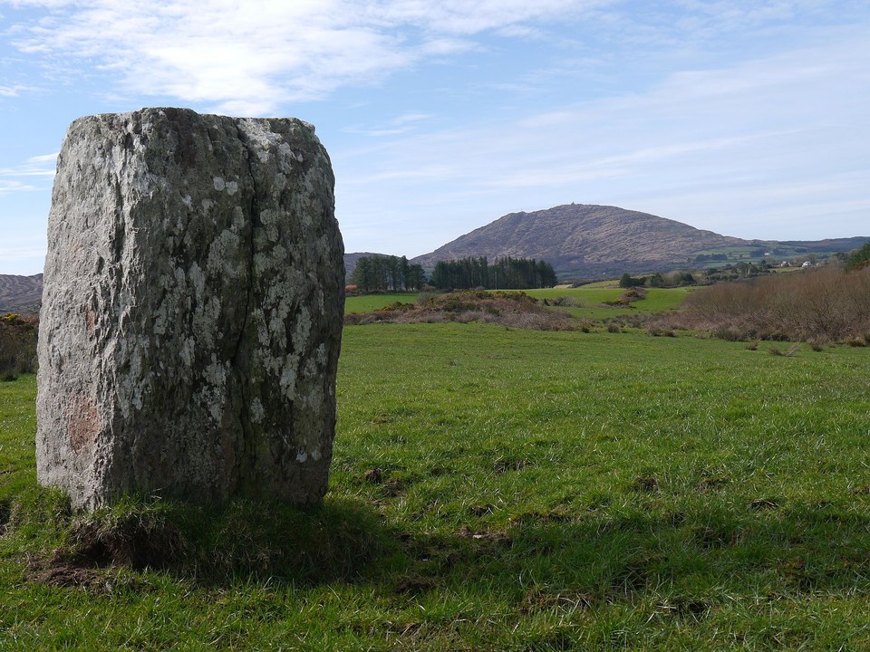 Rathruane Beg (Standing Stone / Menhir) by Meic