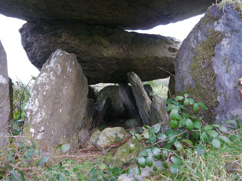 Keamcorravooly (Wedge Tomb) by Meic