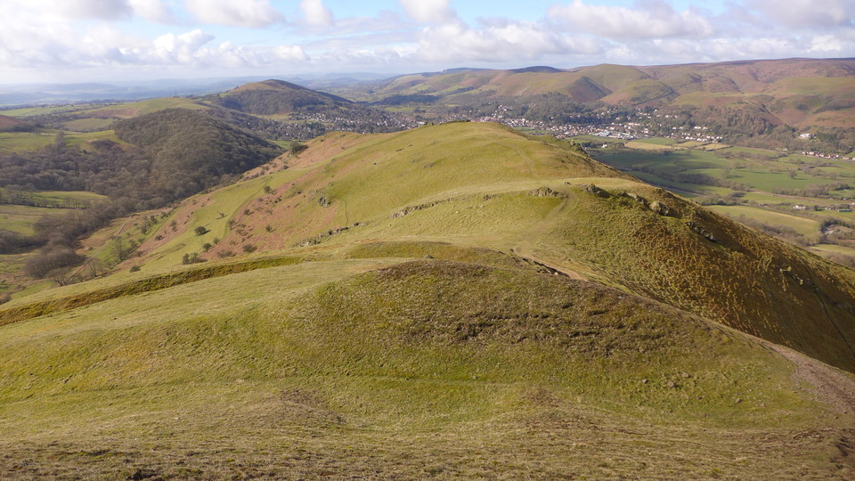Caer Caradoc (Church Stretton) (Hillfort) by thelonious