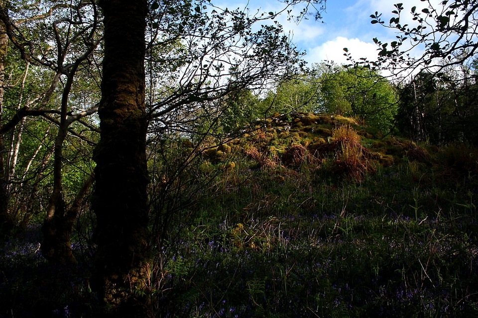 Cnocan Nan Cobhar (Long Cairn) by GLADMAN