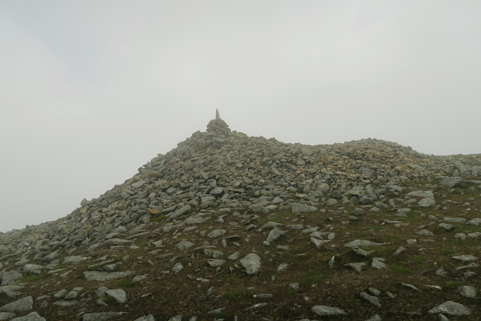 Slieve Donard Lesser Cairn (Cairn(s)) by thelonious