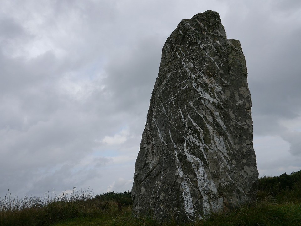 Men Gurta (Standing Stone / Menhir) by Meic