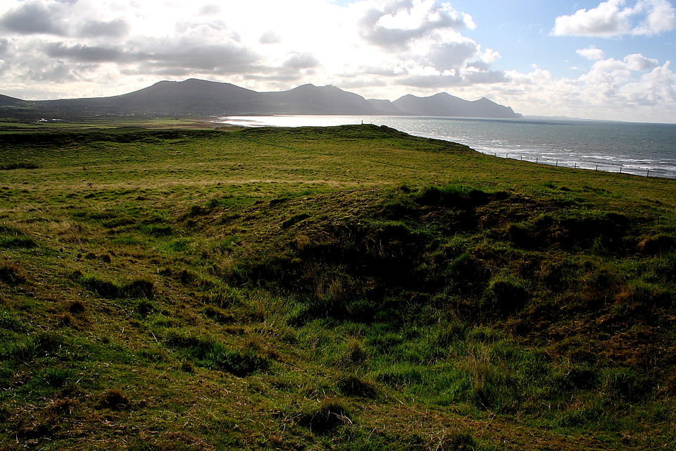 Dinas Dinlle (Cliff Fort) by GLADMAN