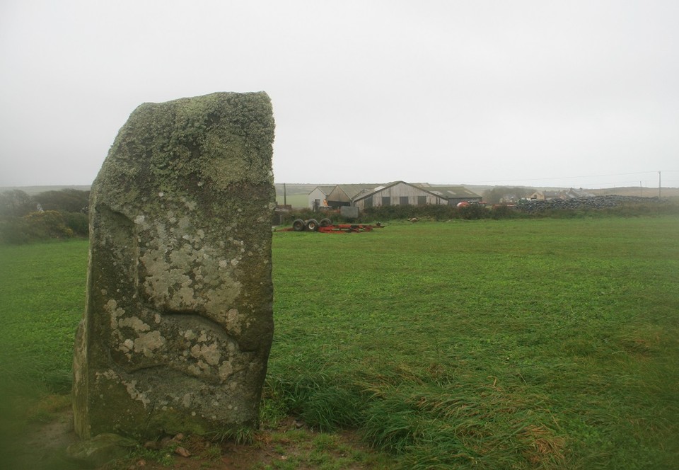 Trecenny Stone (Standing Stone / Menhir) by postman