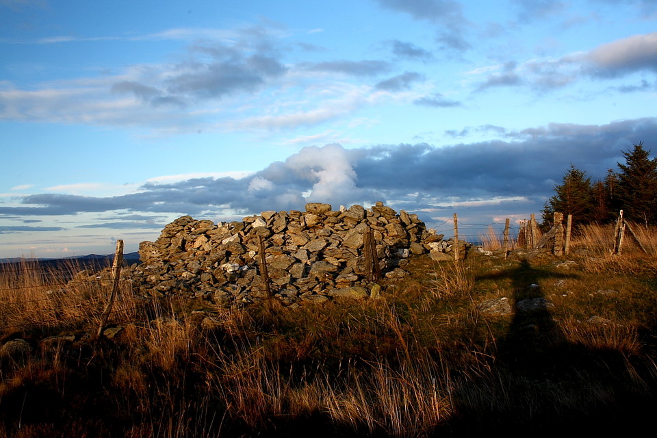 Mynydd Tarw, Y Berwyn (Round Cairn) by GLADMAN