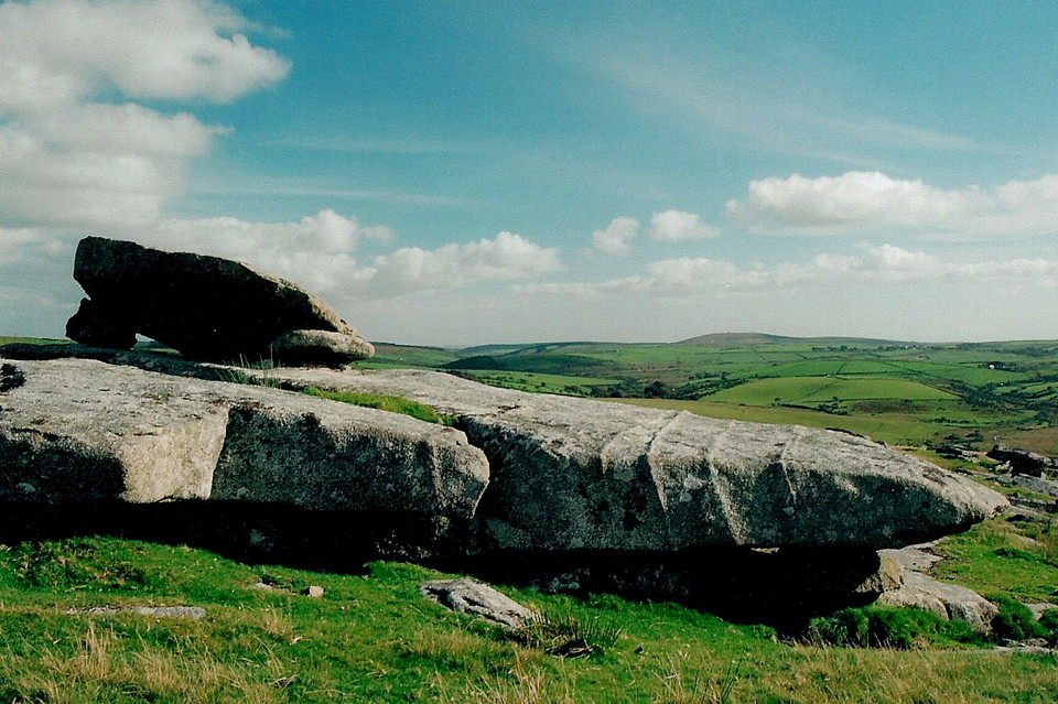 Leskernick Hill (Propped stone) by GLADMAN