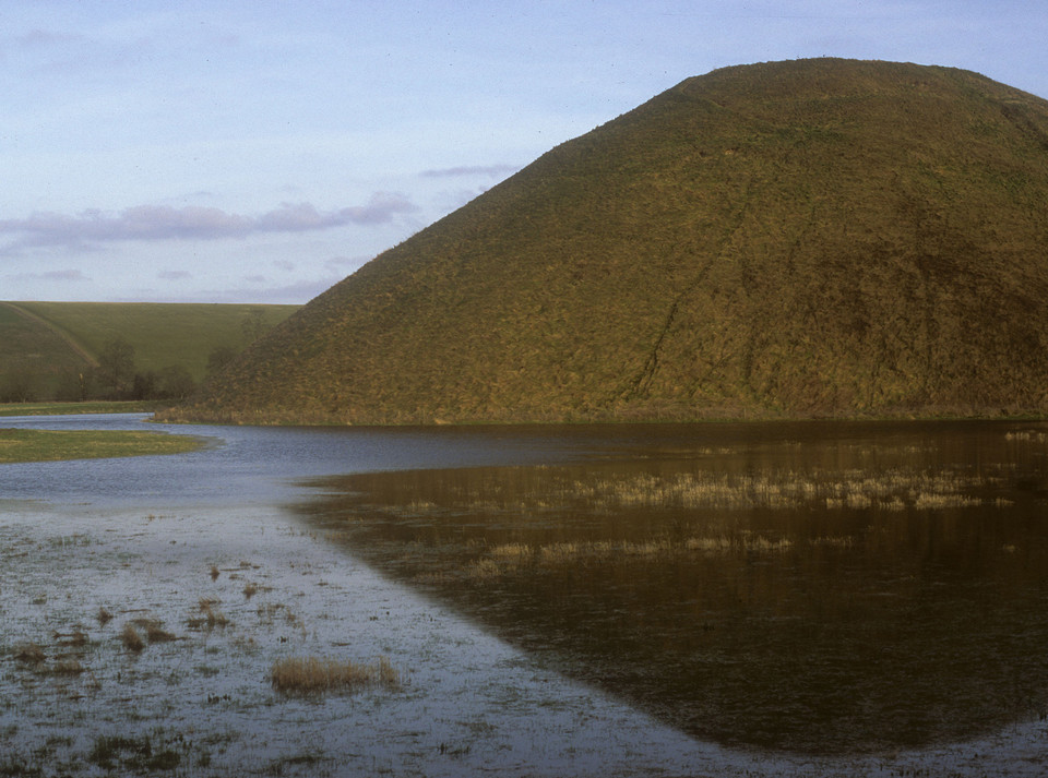 Silbury Hill (Artificial Mound) by Crazylegs14