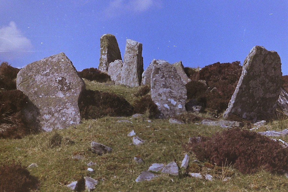 Uneval (Chambered Cairn) by ironstone
