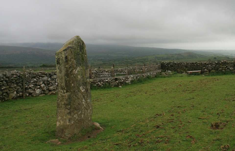 Moel-y-Sensigl (Standing Stone / Menhir) by postman