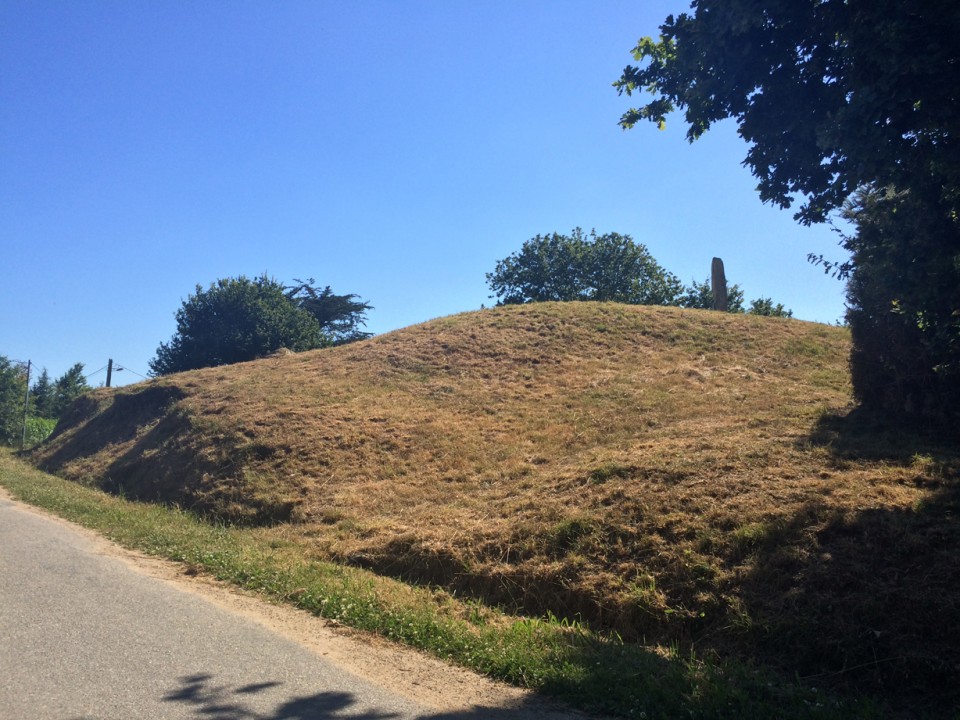 Tumulus de Crucuny (Tumulus (France and Brittany)) by ryaner