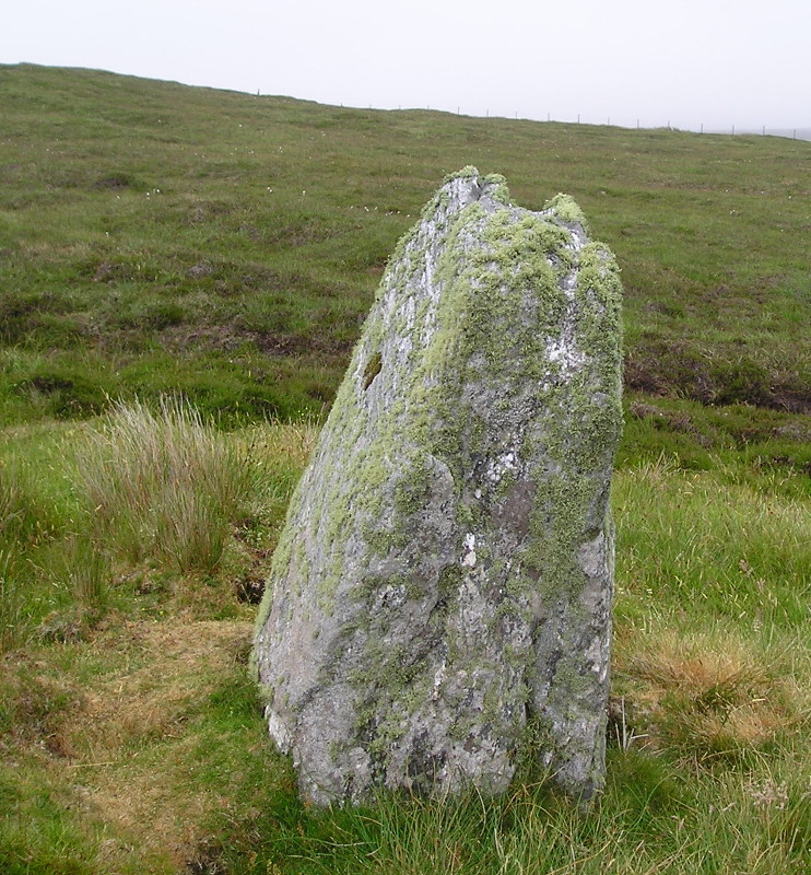 South Clettraval (Standing Stone / Menhir) by tiompan