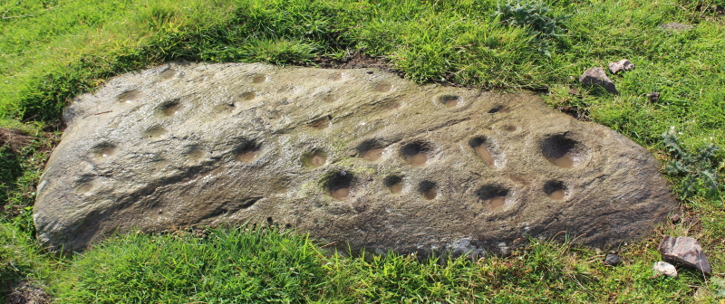 Corrymuckloch (Cup and Ring Marks / Rock Art) by tiompan