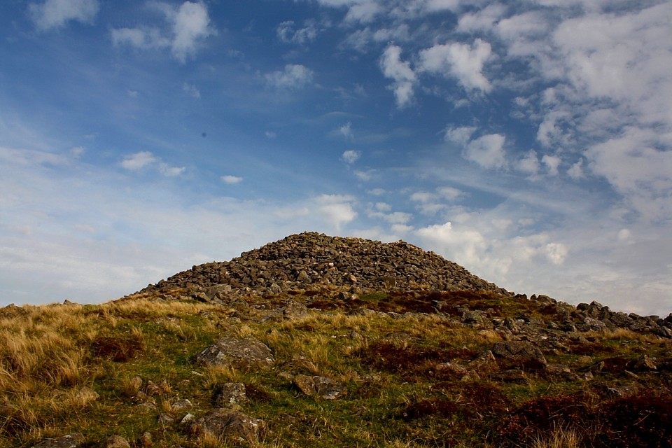 Mynydd Carnguwch (Round Barrow(s)) by GLADMAN