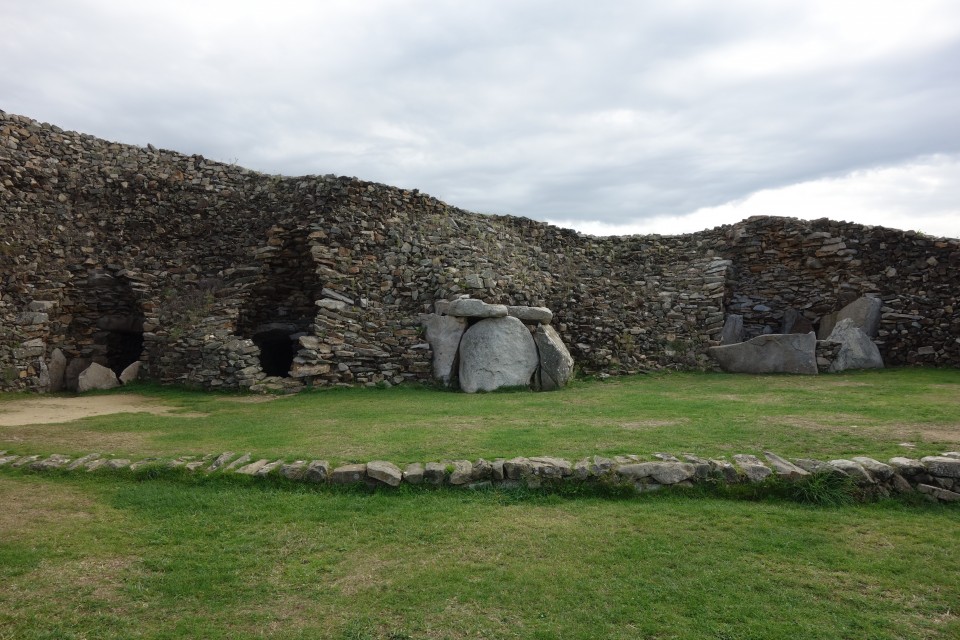 Barnenez (Chambered Cairn) by costaexpress
