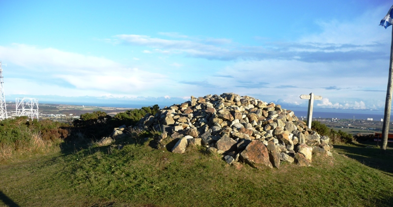 Brimmond Hill (Cairn(s)) by drewbhoy
