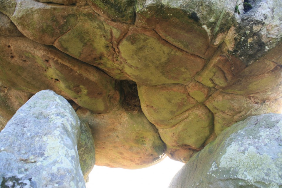 Devil's Den (Chambered Tomb) by postman