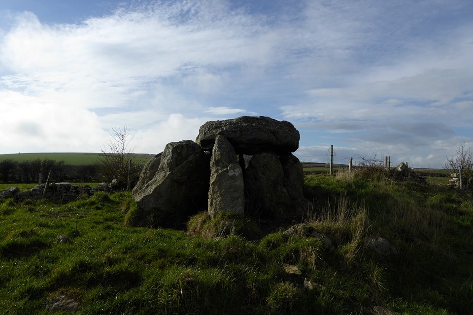The Hellstone (Dolmen / Quoit / Cromlech) by thesweetcheat