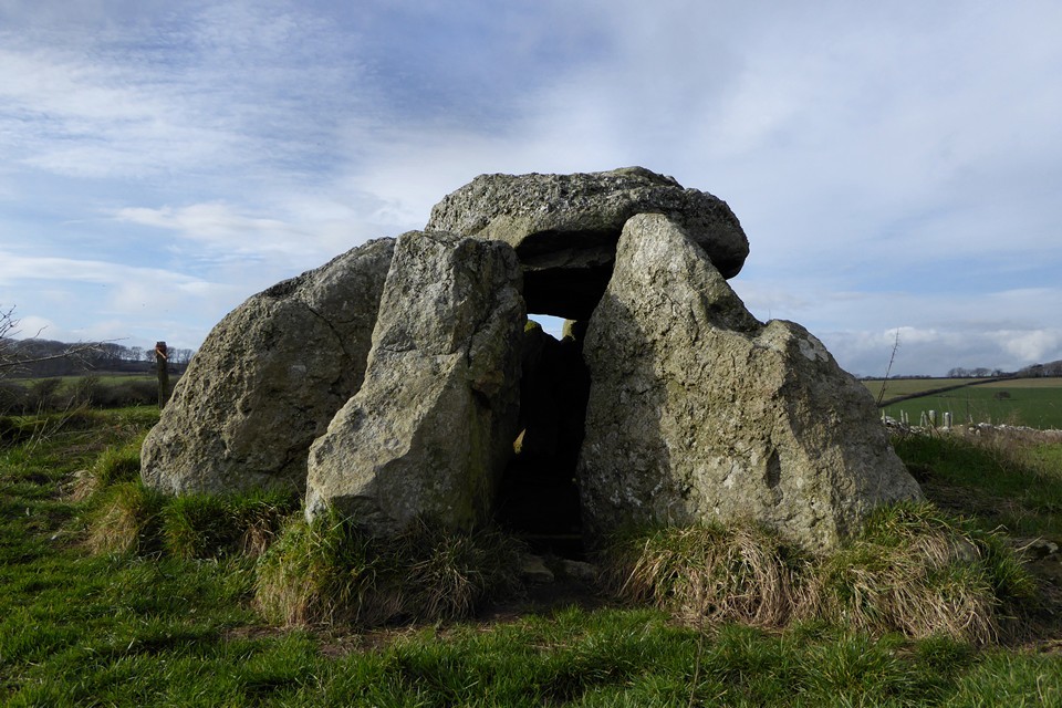 The Hellstone (Dolmen / Quoit / Cromlech) by thesweetcheat