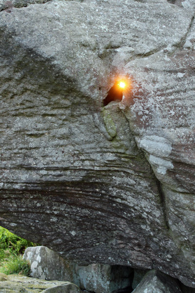 Thompson's Rock (Holed Stone) by baza