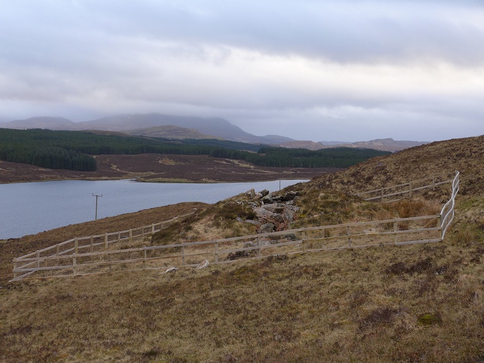 Loch Borralan East (Chambered Cairn) by thelonious