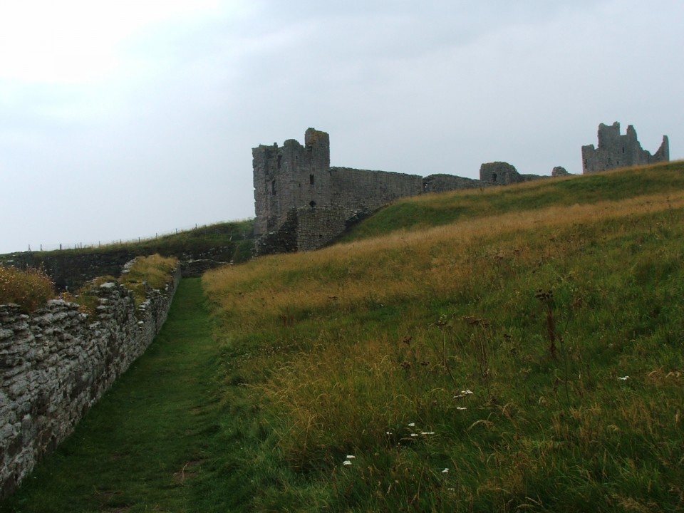 Dunstanburgh Castle (Promontory Fort) by postman