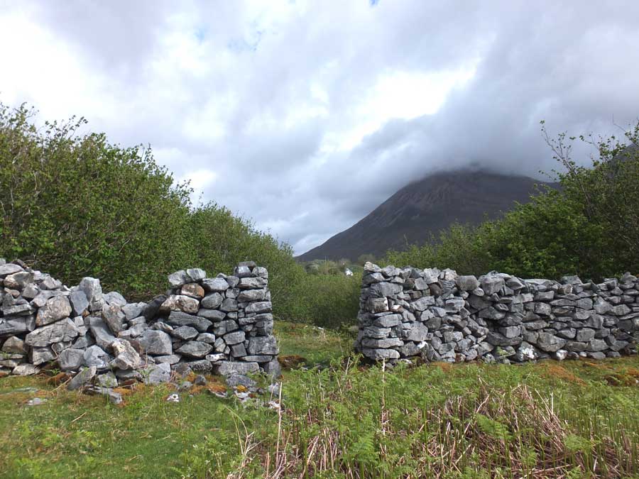 Dun Mor (Stone Fort / Dun) by LesHamilton