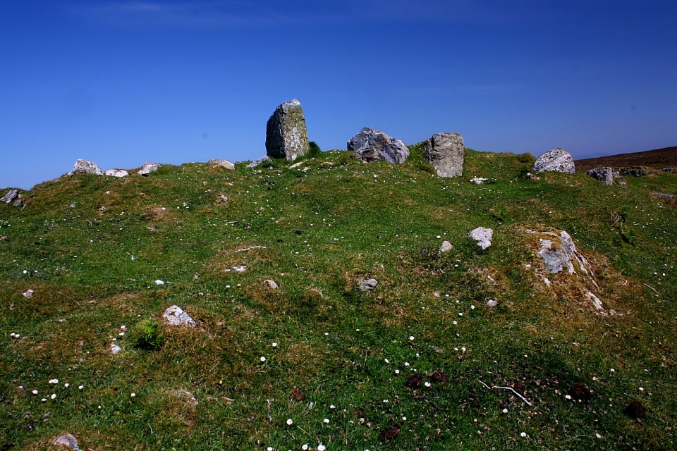 An Sithean (Chambered Cairn) by GLADMAN
