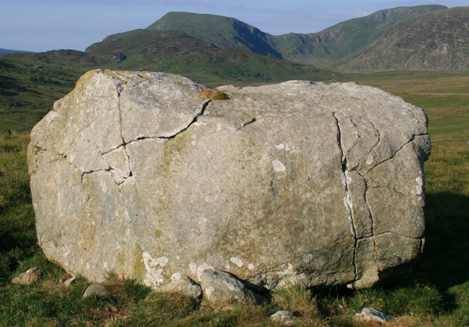 Waen Bryn-Gwenith  (stone II) (Standing Stone / Menhir) by postman