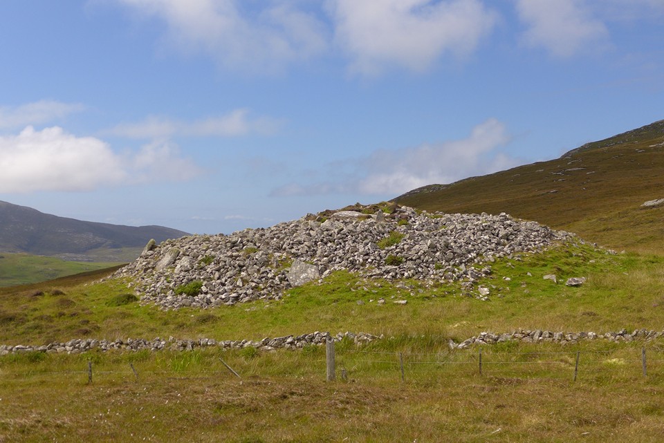 Dun Bharpa (Chambered Cairn) by thelonious