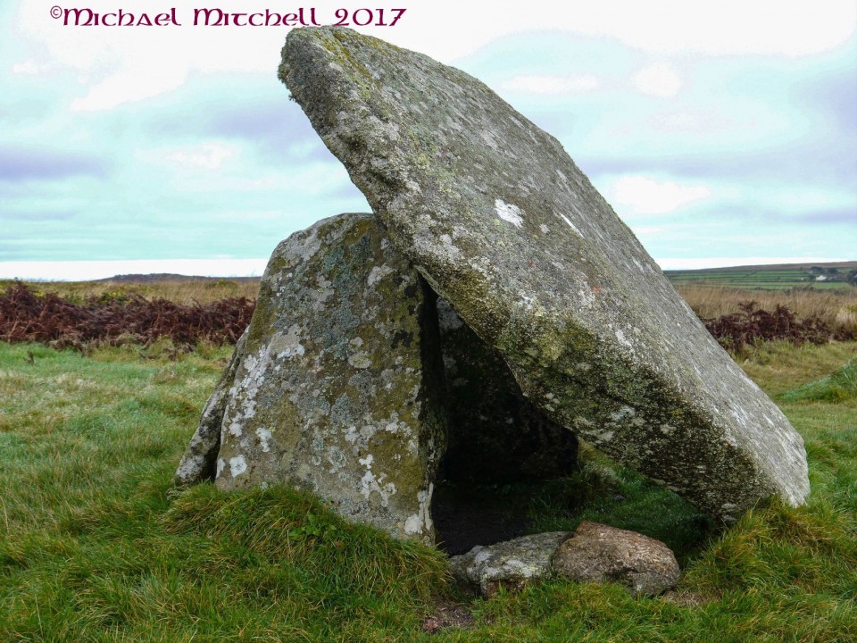Mulfra Quoit (Dolmen / Quoit / Cromlech) by Meic