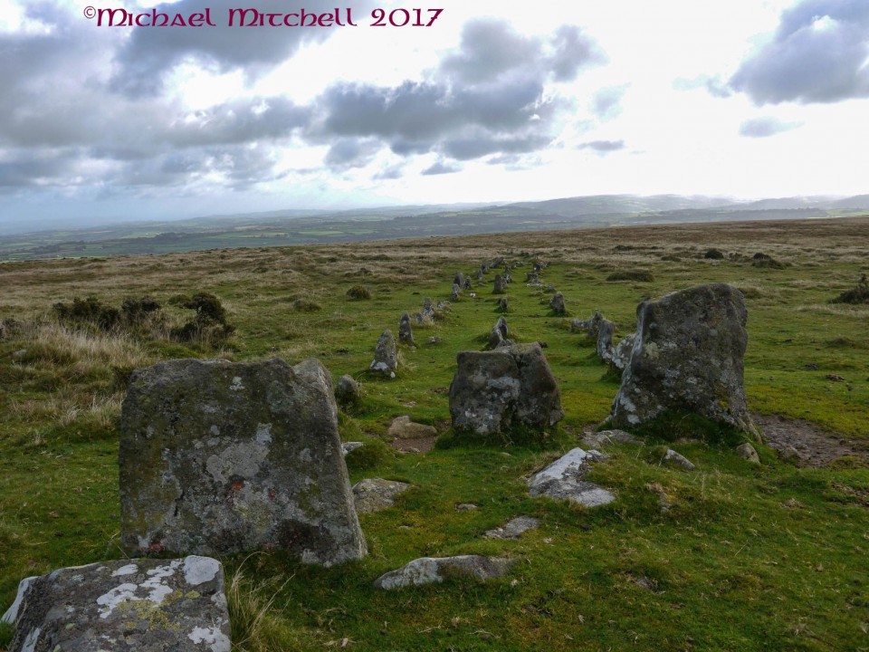 Cosdon Hill (Stone Row / Alignment) by Meic