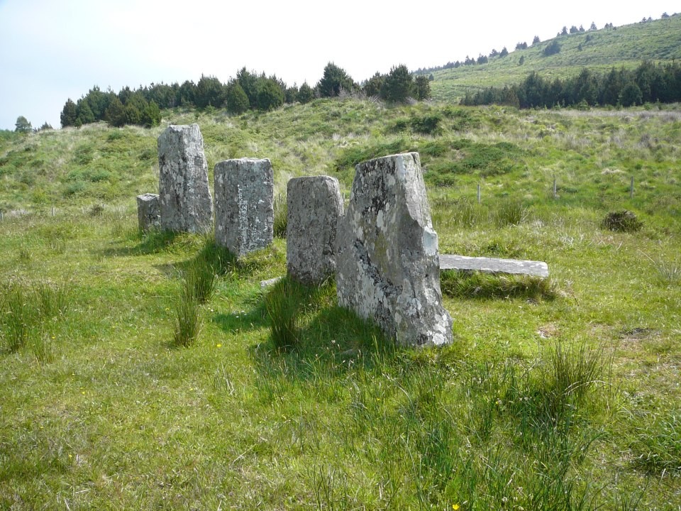 Maughanasilly (Stone Row / Alignment) by Nucleus