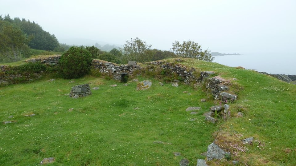 Kildonan Bay (Stone Fort / Dun) by Nucleus