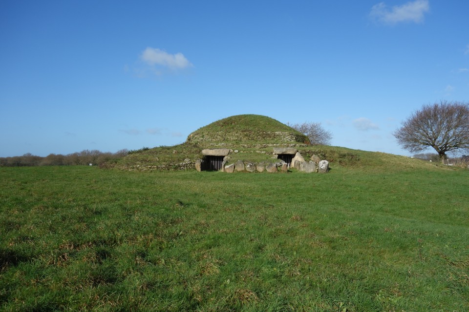 Tumulus de Dissignac (Tumulus (France and Brittany)) by costaexpress
