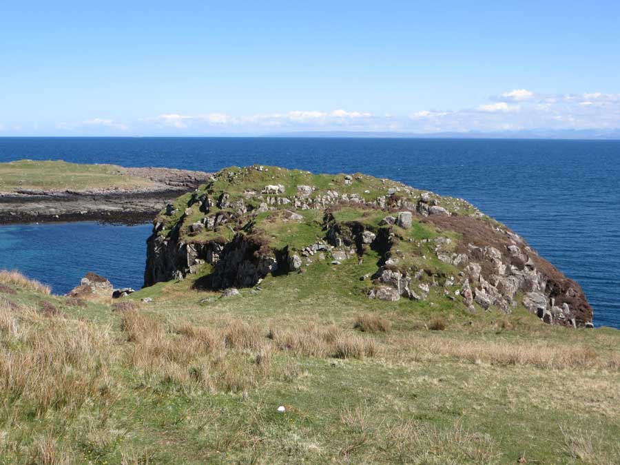 Dun Aird (Stone Fort / Dun) by LesHamilton