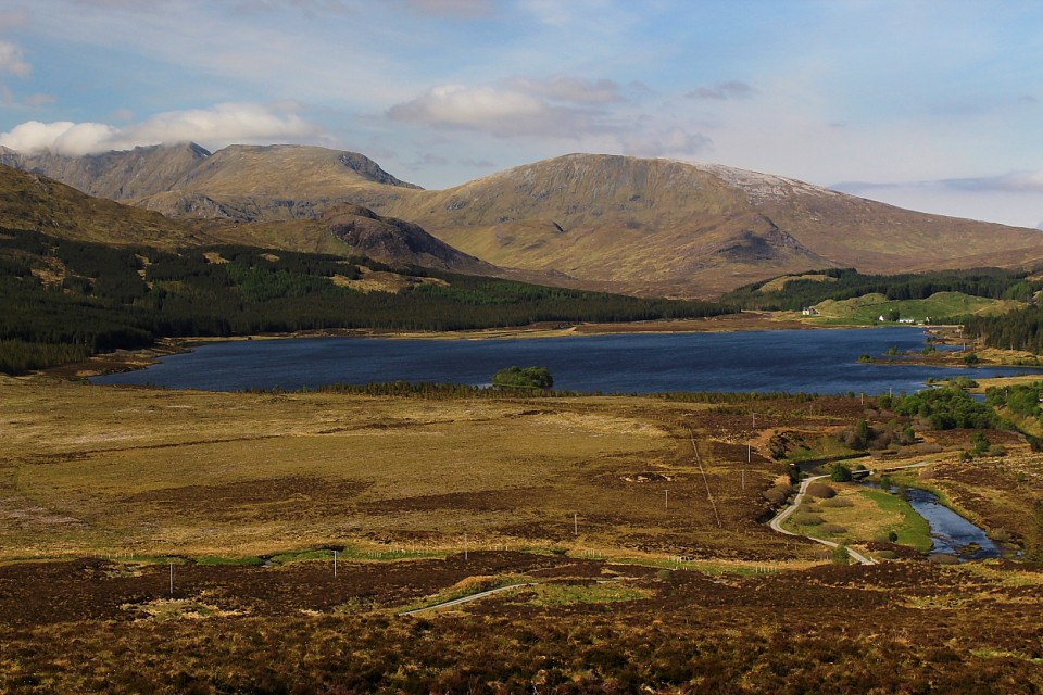 Loch Ailsh (Chambered Cairn) by GLADMAN