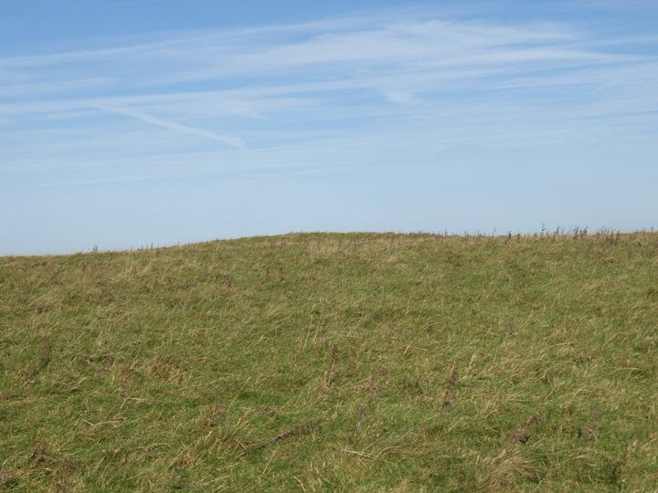 Maiden Castle Round Barrow (Round Barrow(s)) by formicaant
