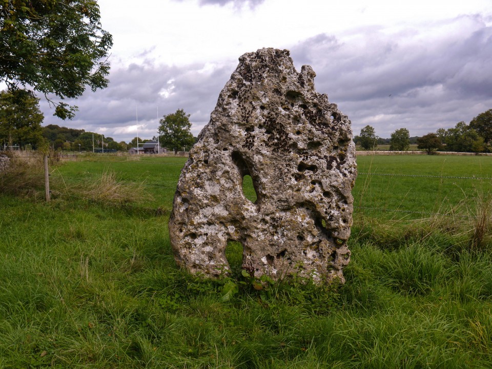 The Longstone of Minchinhampton (Standing Stone / Menhir) by Meic