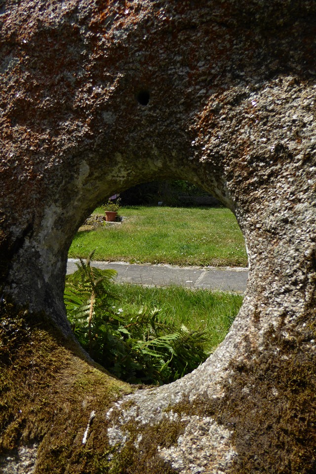 Tolvan Holed Stone (Holed Stone) by thesweetcheat