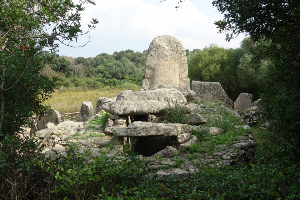 Coddu Vecchju (Tomba di Giganti) by costaexpress
