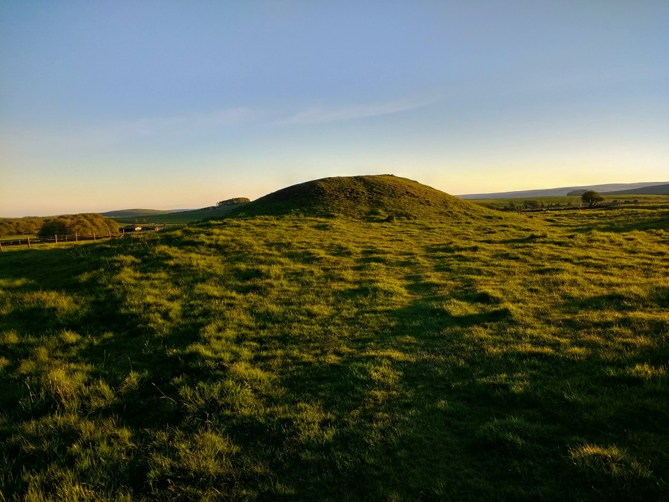 Gib Hill (Long Barrow) by spencer