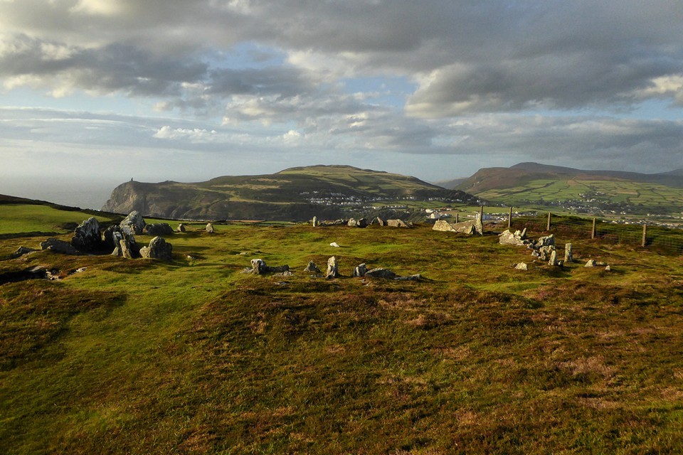The Mull Circle (Chambered Cairn) by thesweetcheat