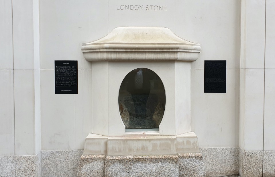 London Stone (Standing Stone / Menhir) by goffik