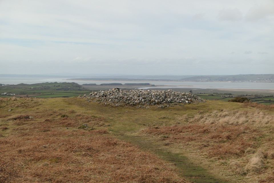 Cefn Bryn Great Cairn (Cairn(s)) by thelonious