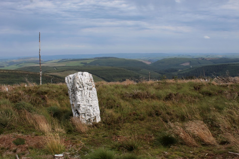 Carreg Wen (Standing Stone / Menhir) by postman