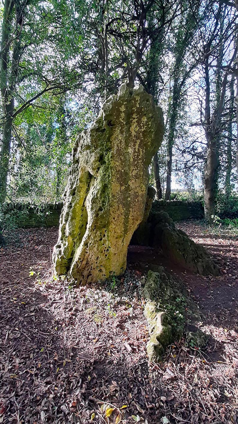 The Hoar Stone (Chambered Tomb) by Zeb