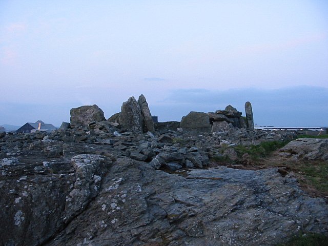 Trefignath (Chambered Cairn) by stubob