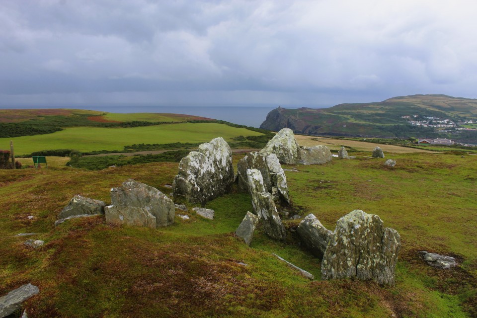 The Mull Circle (Chambered Cairn) by postman
