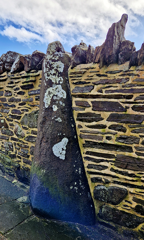 The Whipping Stone (Standing Stone / Menhir) by Zeb